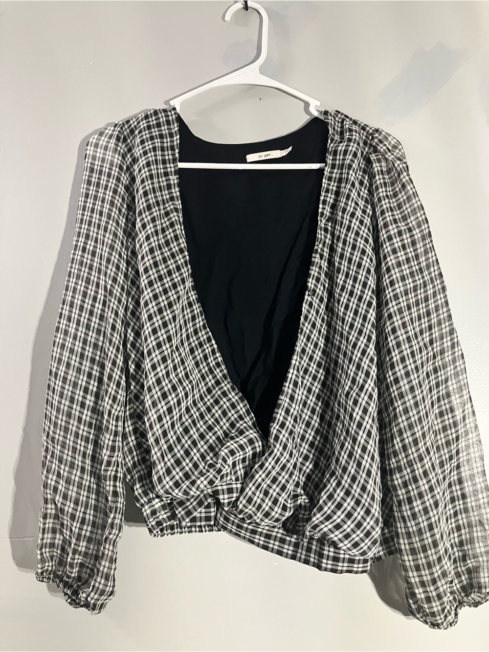 miami Black Top with Cream Brand Tag